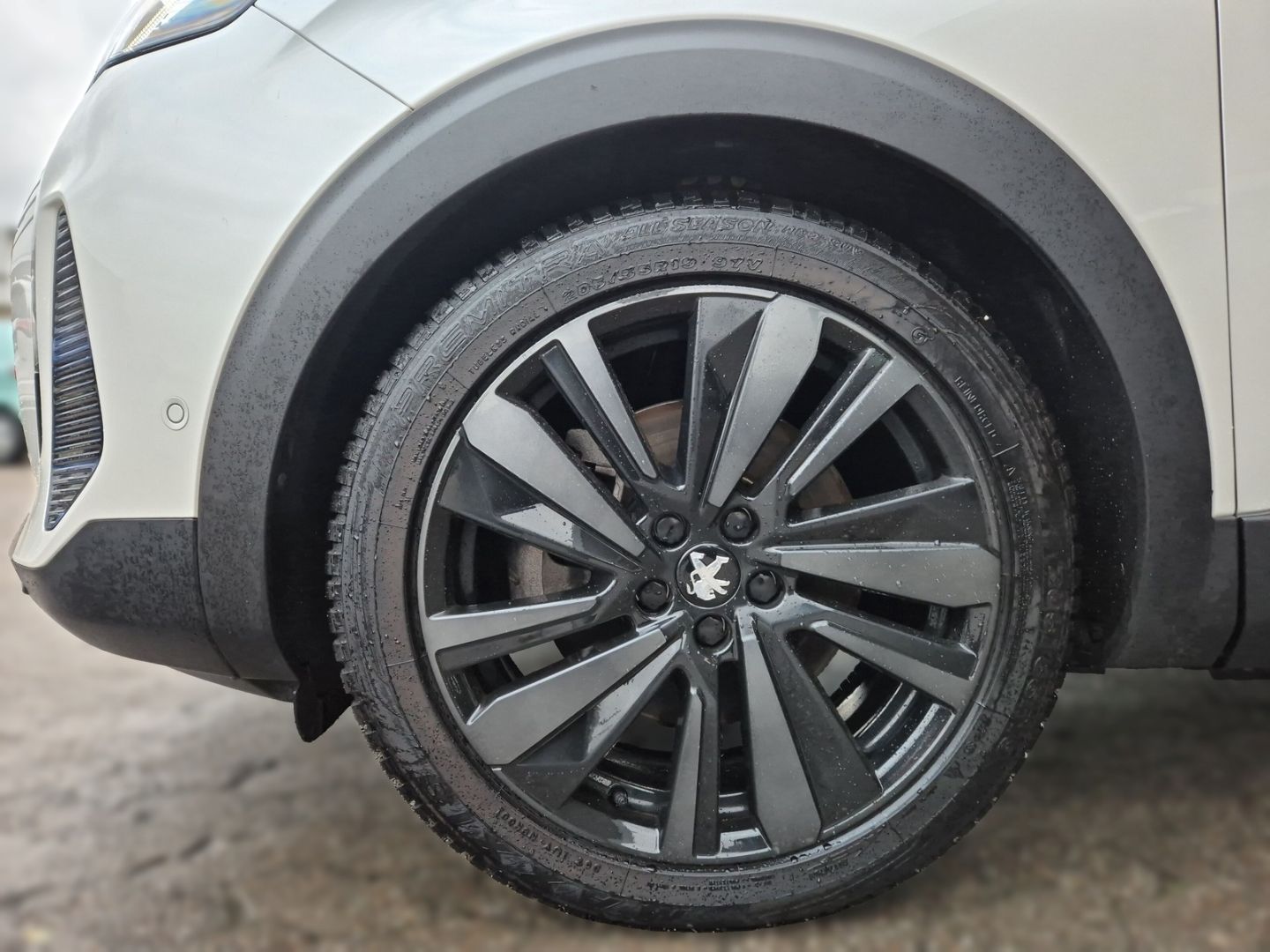 Fahrzeugabbildung Peugeot 3008 Hybrid 225 GT El. Panodach Navi Leder Digit