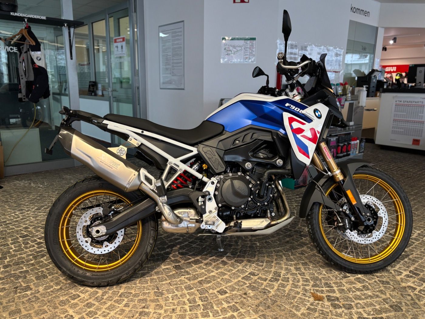 Fahrzeugabbildung BMW F 900 GS Trophy Dynamik-Paket Enduro-Paket Pro