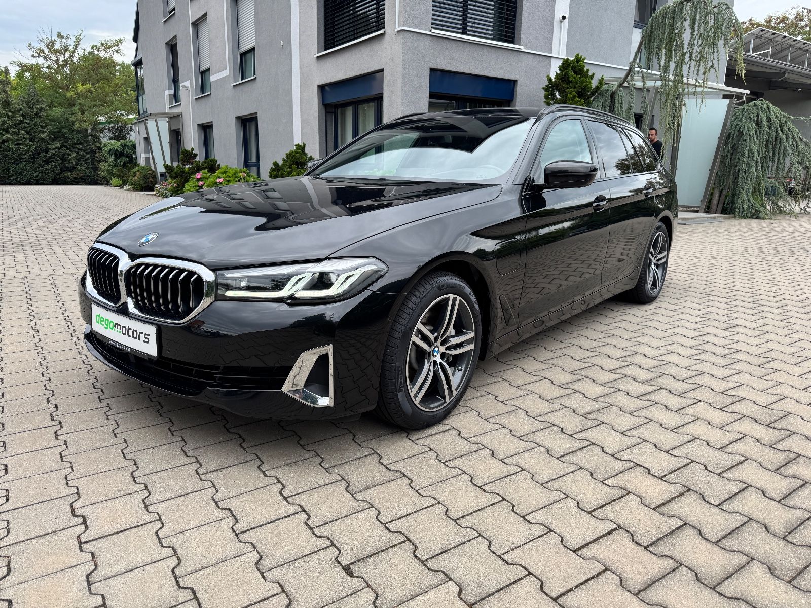 BMW 530e Touring xDrive Luxury Line*SURROUND VIEW*