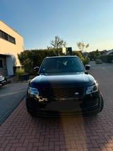 Land Rover Black Pack Range Rover 4.4 Liter SDV8 Vogue  - Land Rover Range Rover Gebrauchtwagen in Düsseldorf