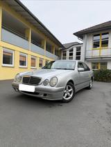 Mercedes-Benz E 200 KOMPRESSOR CLASSIC Classic - gebrauchte Mercedes-Benz E 200 aus dem Jahr 2001