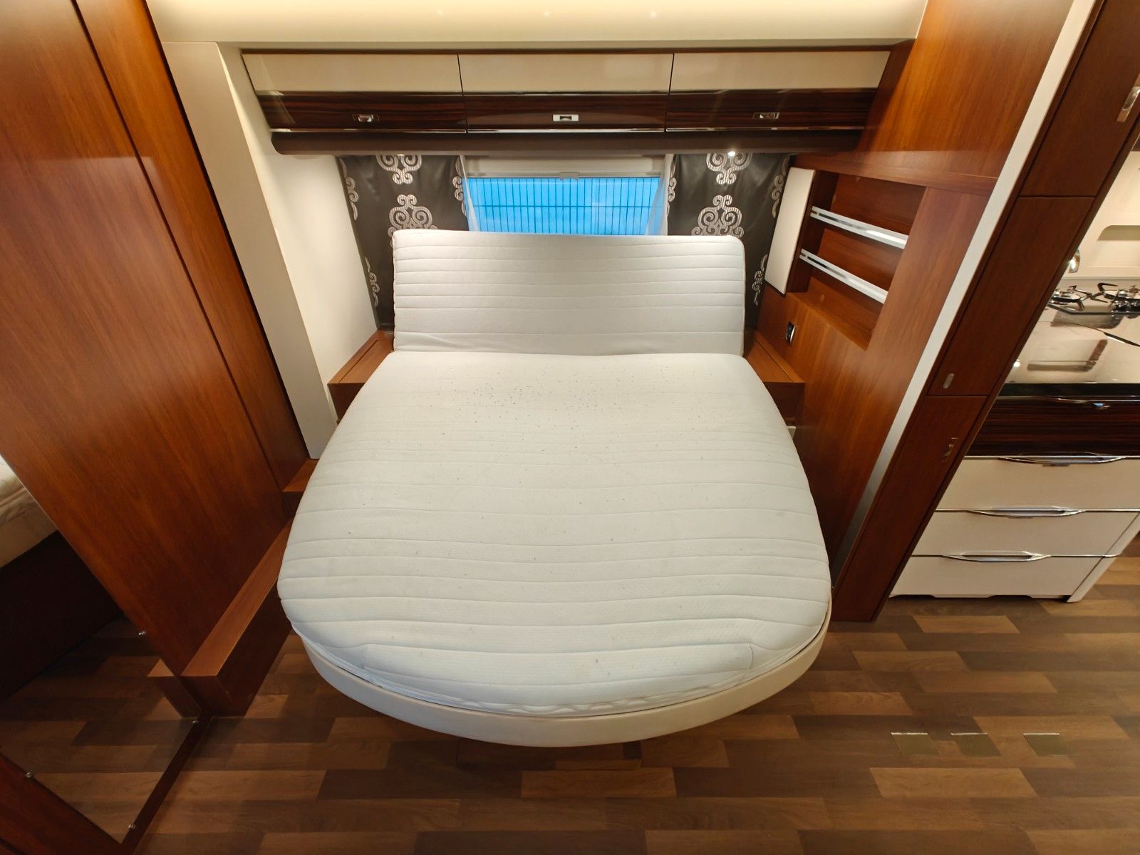Fahrzeugabbildung Tabbert Cellini Slide Out 750 HTD - Mover, Klima, SAT -