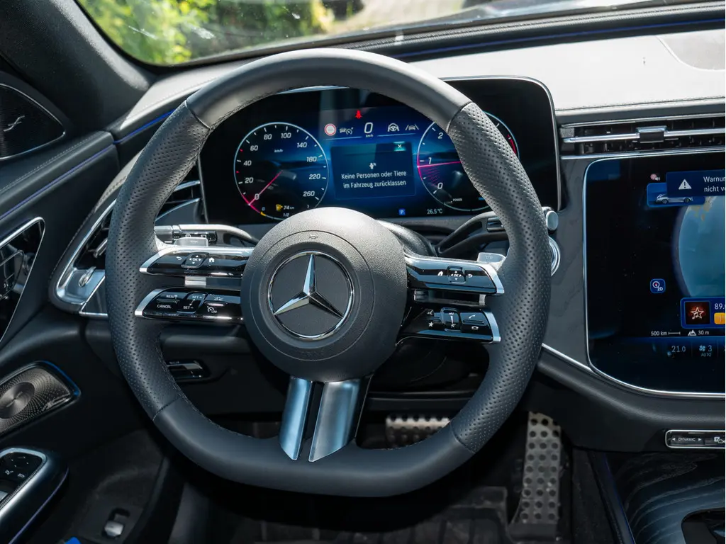 Mercedes-Benz E 220 d T AMG Line Advanced Plus NIGHT AHK PANO