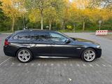 BMW 530d xDrive Touring M Sportp Keyl,Pano,Softc - BMW 530 Gebrauchtwagen Bmw530d
