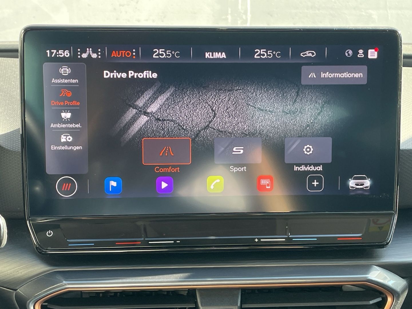 Leon Sportstourer 1.5 eTSI DSG AHK/Pano/Kamera/K