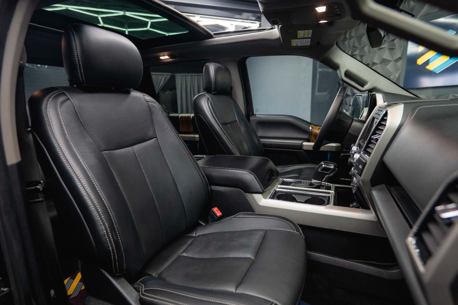 Fahrzeugabbildung Ford F150 3.5L V6 4x4 Offroad RAPTOR LARIAT LaChanti