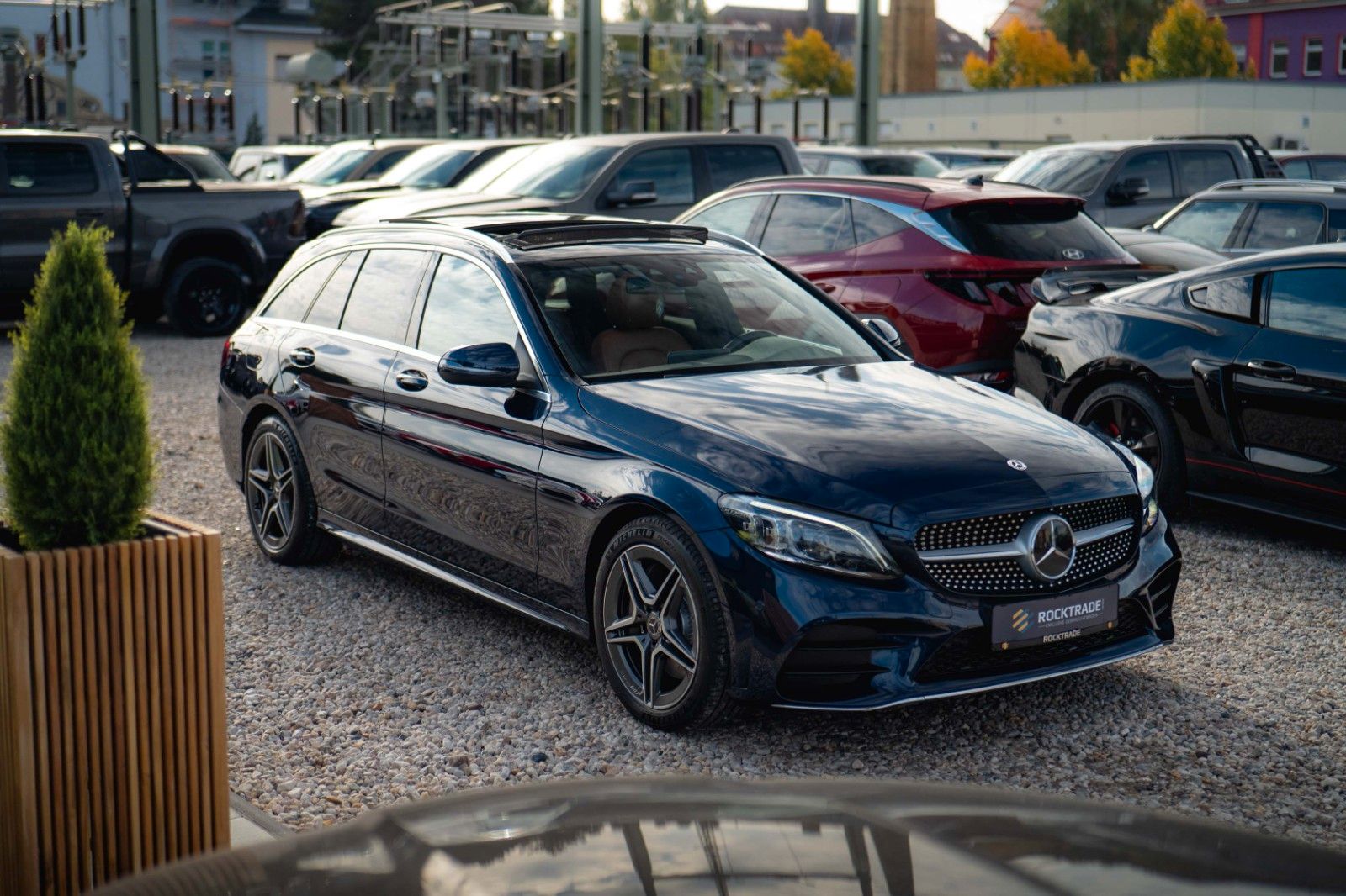 Fahrzeugabbildung Mercedes-Benz C 300 AMG | ACC | Pano | Mulitbeam | Widescreen