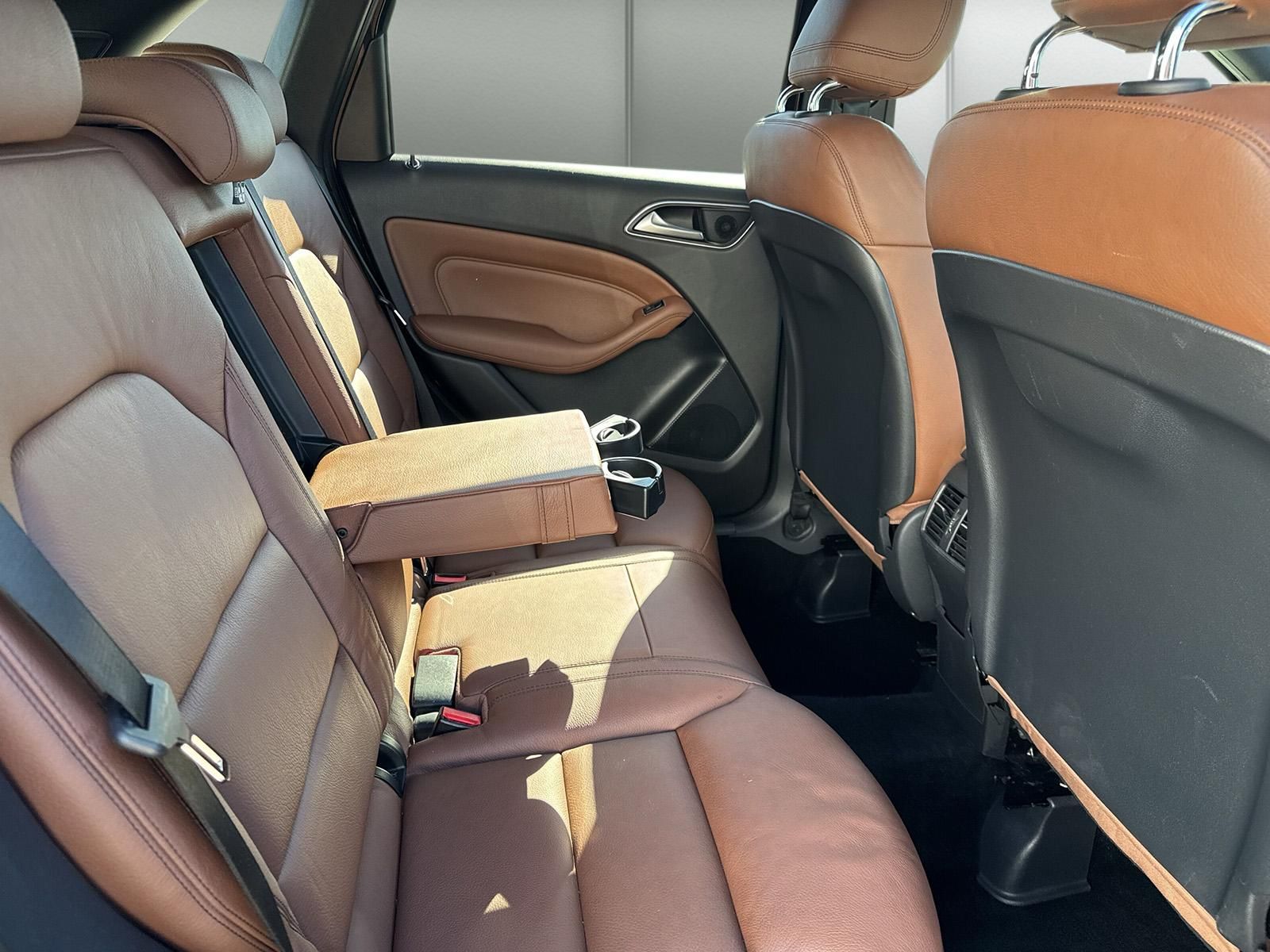 Fahrzeugabbildung Mercedes-Benz B 200 BlueEfficiency Panorama Leder
