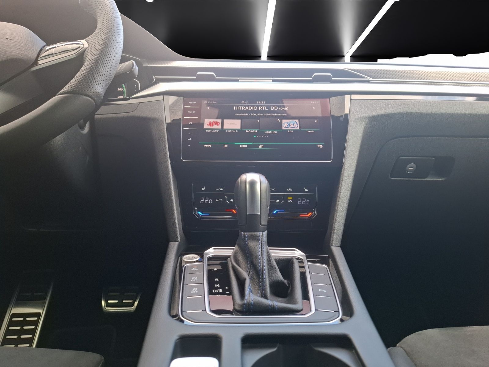 Fahrzeugabbildung Volkswagen Arteon SB R 4M  DSG LED AHK Navi AID ACC RFK SH