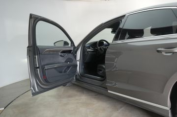 Audi A8 - 12