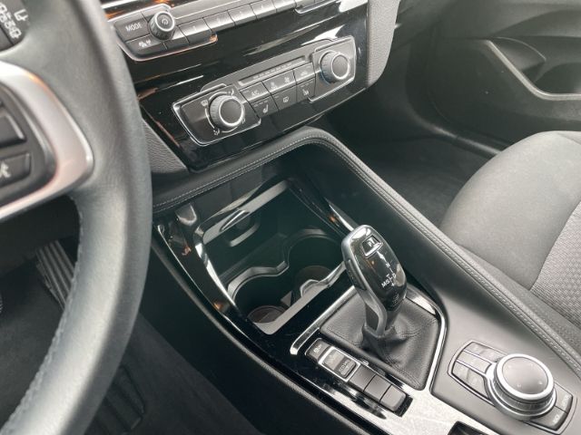 Fahrzeugabbildung BMW X2 sDrive 18i Autom. Navi, Sitzheizung, DAB