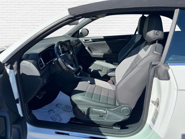 Fahrzeugabbildung Volkswagen T-Roc Cabriolet R-Line 1.5 TSI DSG Klima LED Nav