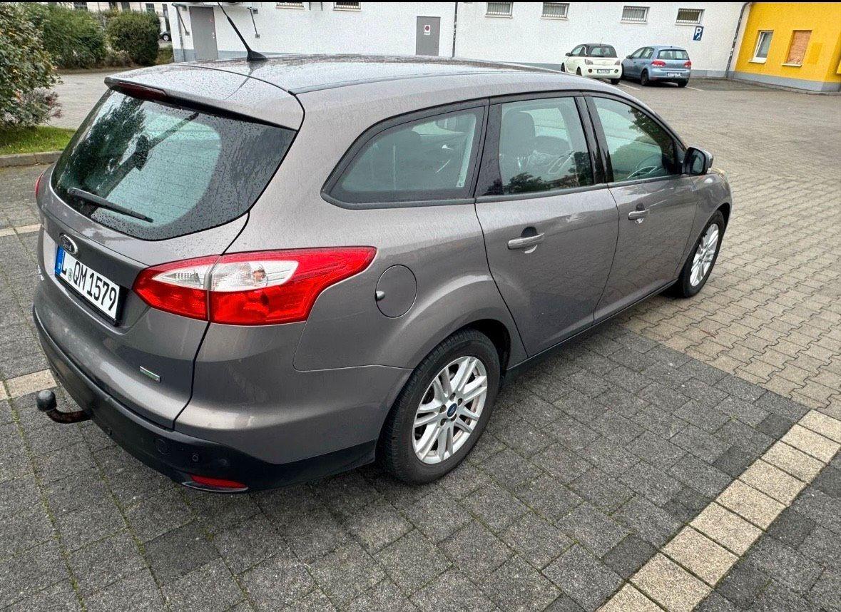 Ford Focus 2014 — салон
