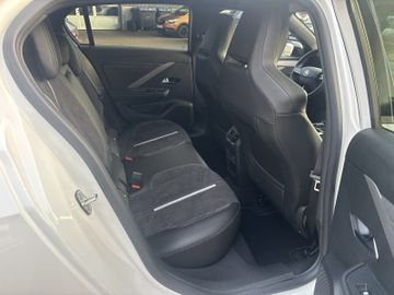 Bild 10 Opel Astra GSe AT8/NAVI/SHZ+LHZ/PDC VO+HI+360CAM