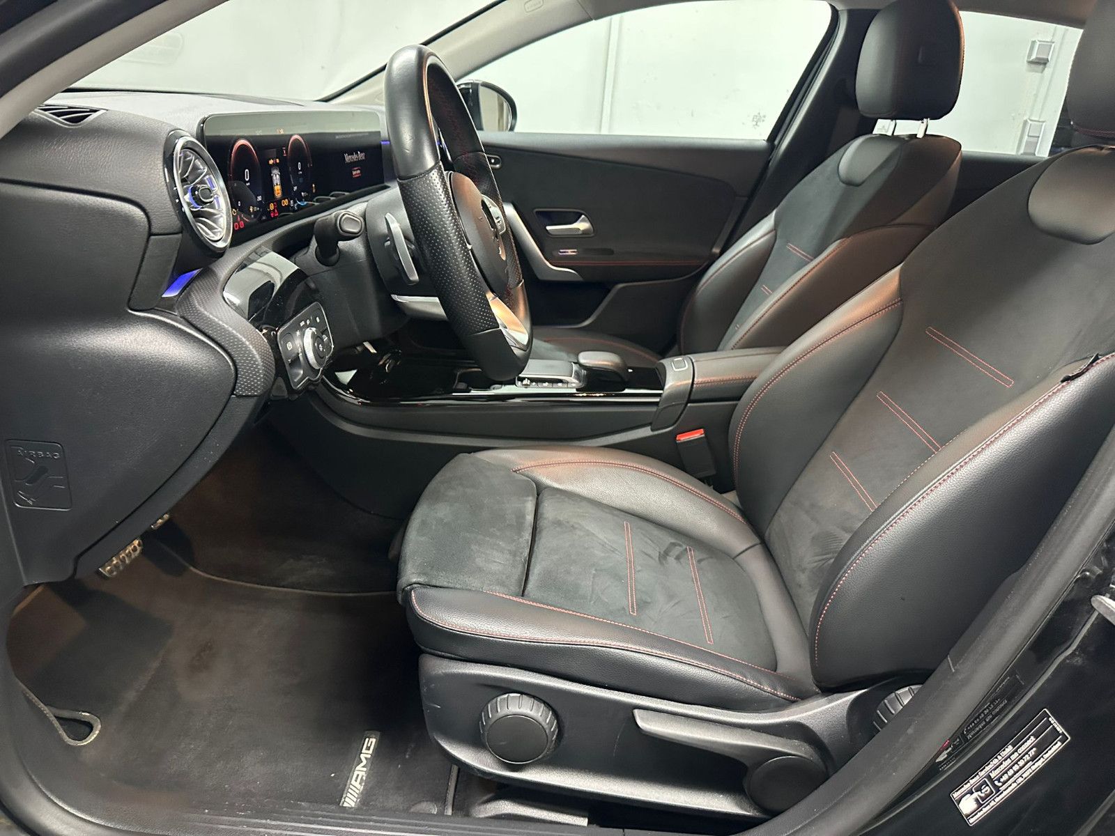 Fahrzeugabbildung Mercedes-Benz A 250 e LIMOUSINE *AMG-LINE* AMBIL*LED*KEYLESS