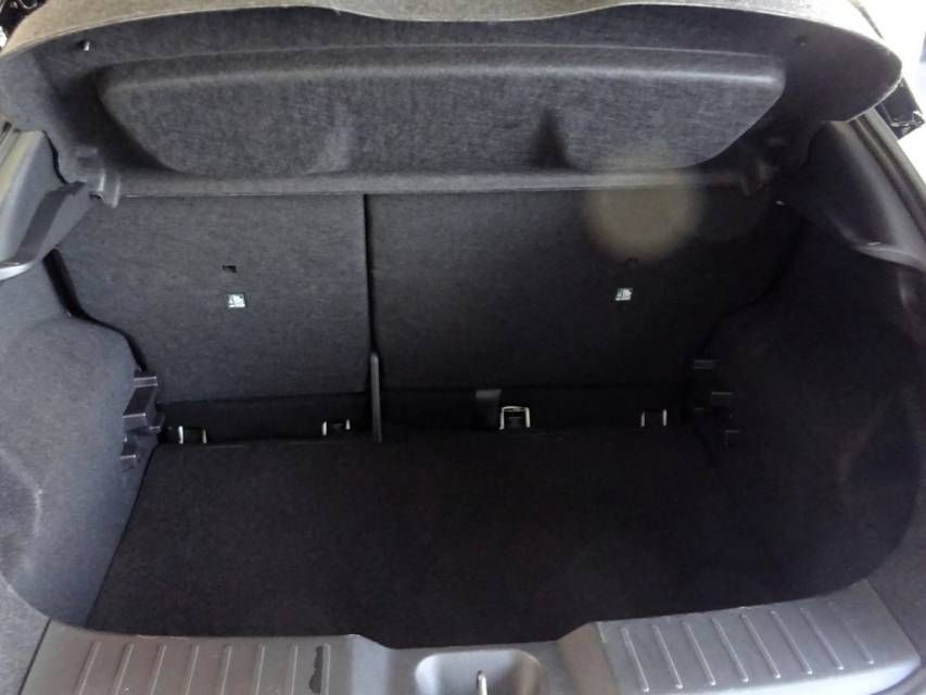 Fahrzeugabbildung Nissan Juke  1.0 DIG-T  N-Connecta  Navi