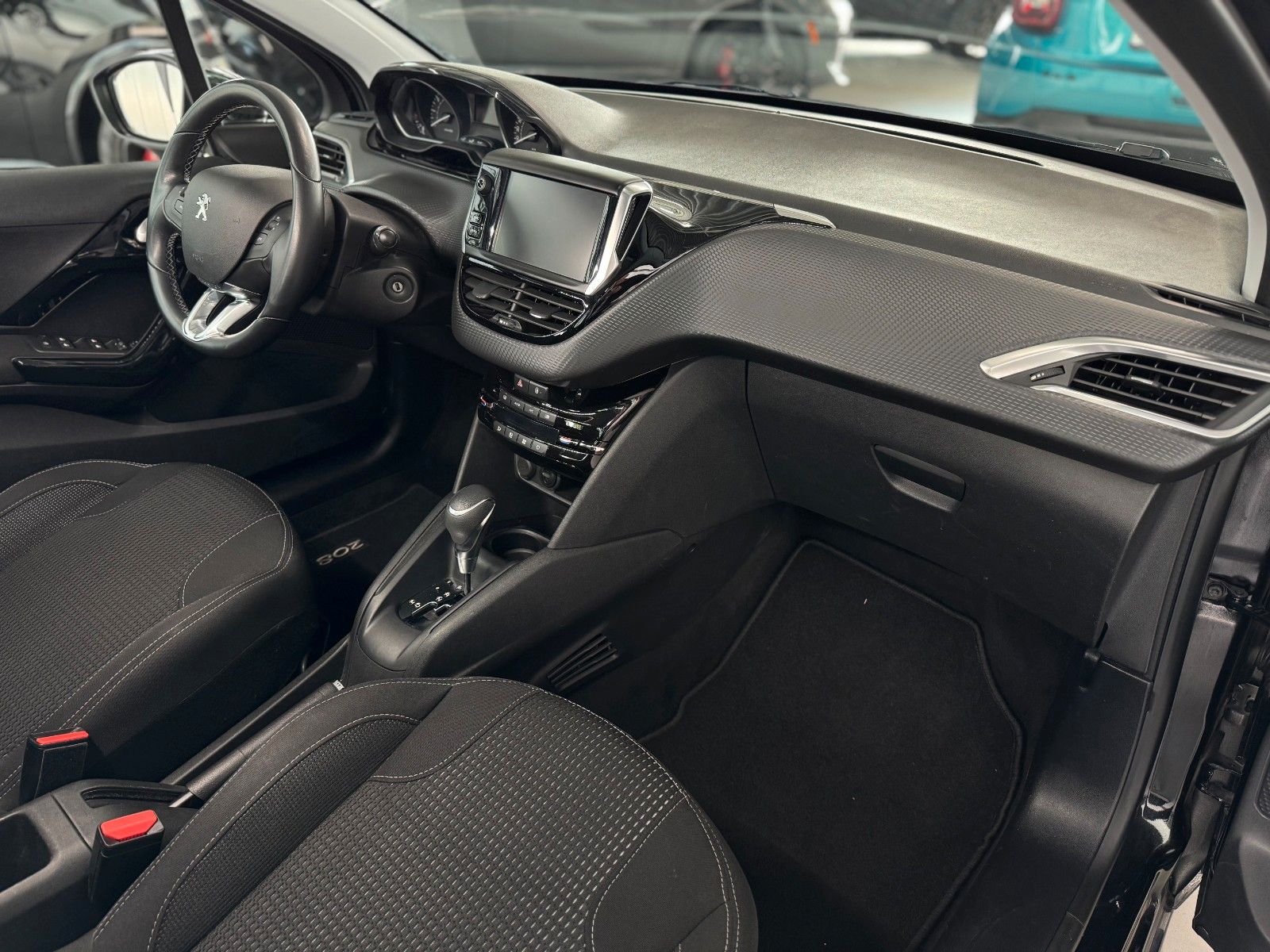 Fahrzeugabbildung Peugeot 208 1.2 110 Allure "Automatik GJR Sitzheizung"