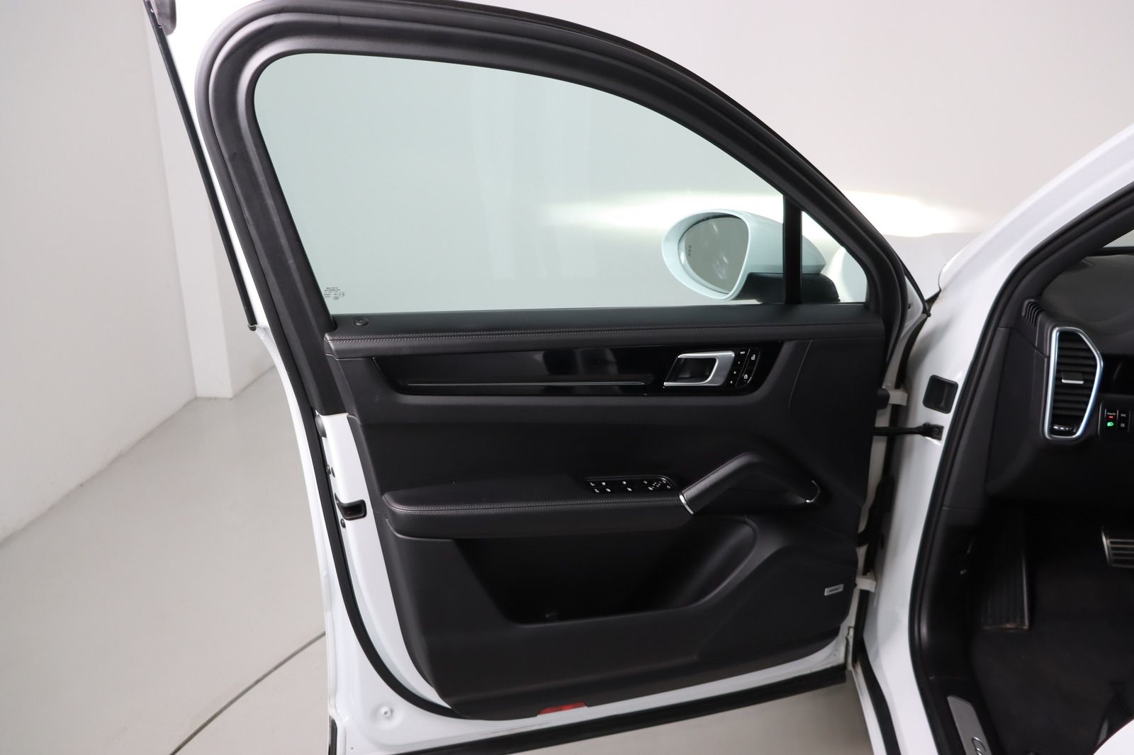 Fahrzeugabbildung Porsche Cayenne S * HUD * Lenkradhzg. * Memory * 360°