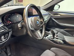 BMW 520 M Sport /LED/Kamera/Winterfreude/4-Zo.