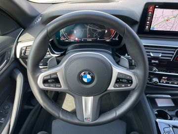 BMW 520d xDrive A M Sportpaket Head-Up HiFi DAB LED