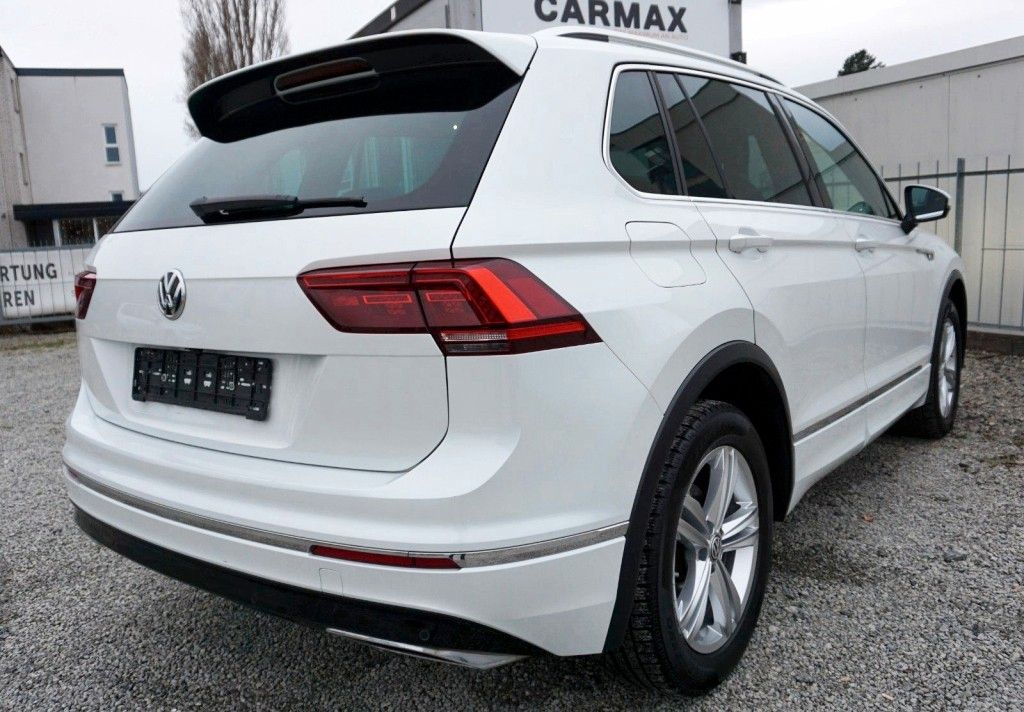 Fahrzeugabbildung Volkswagen Tiguan Highline 4M R-Line Panorama,Navi,LED,AHK