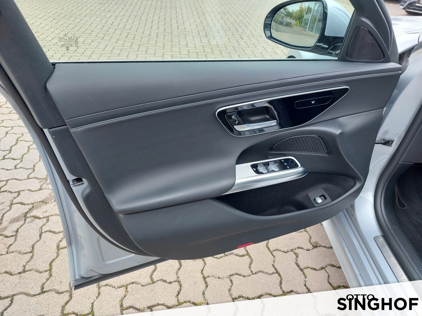 Fahrzeugabbildung Mercedes-Benz E 220 d T Avantgarde +AHK+Rü Kam+Distronic+LED+