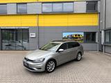 Volkswagen Golf VII United DIGITALTACHO/NAVI/SHZ/TEMPOMAT* - Volkswagen Golf: United V