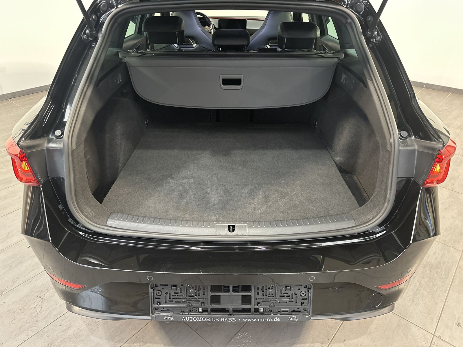 Fahrzeugabbildung CUPRA Leon Sportstourer 1.4 e-Hybrid NAV+LED+VCOCK+DAB