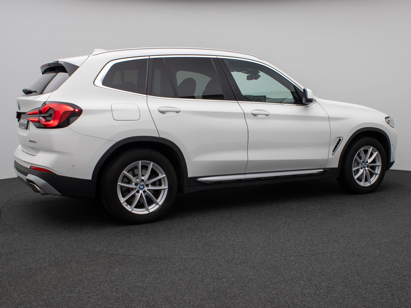 Fahrzeugabbildung BMW X3 xD30e Kamera HUD DAB HiFi Stop&Go AHK Sport
