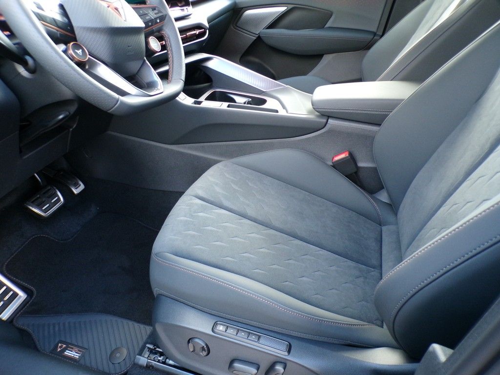 Fahrzeugabbildung SEAT Terramar 2.0 TSI DSG *4Drive*AHK*Business*LED