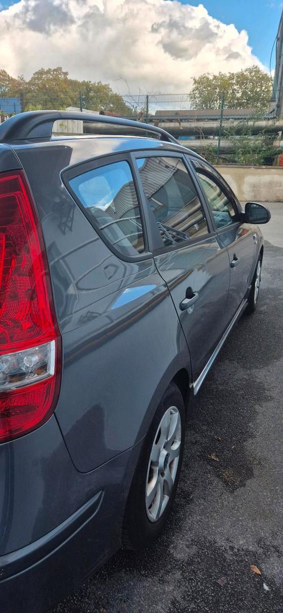 Hyundai i30 2011 — photo 15