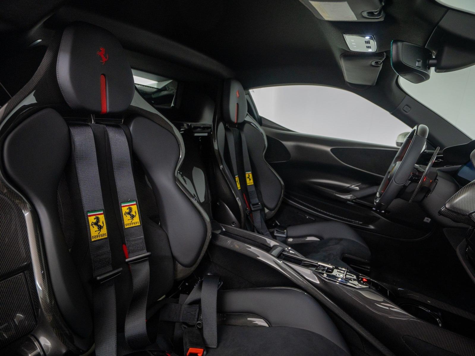 Ferrari SF90 Stradale ASSETTO FIORANO