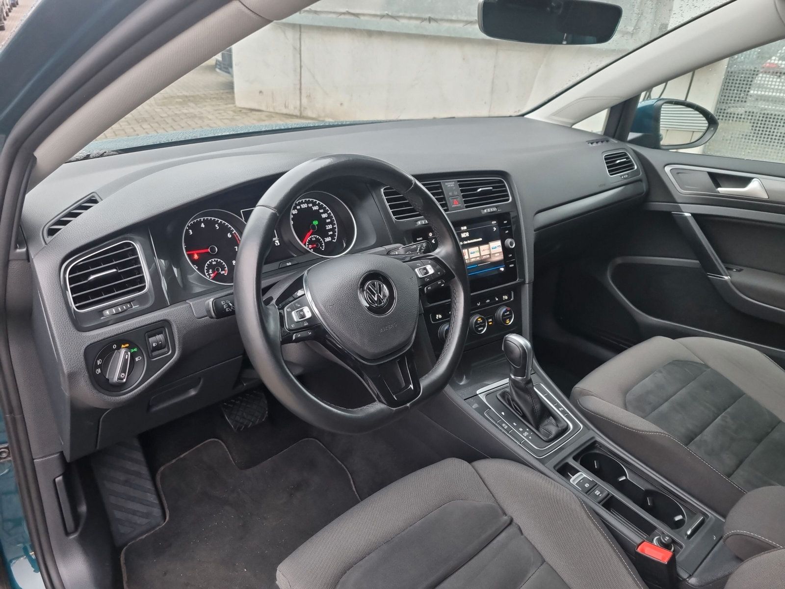 Fahrzeugabbildung Volkswagen Golf VII 1.0 TSI DSG APP NAVI ACC