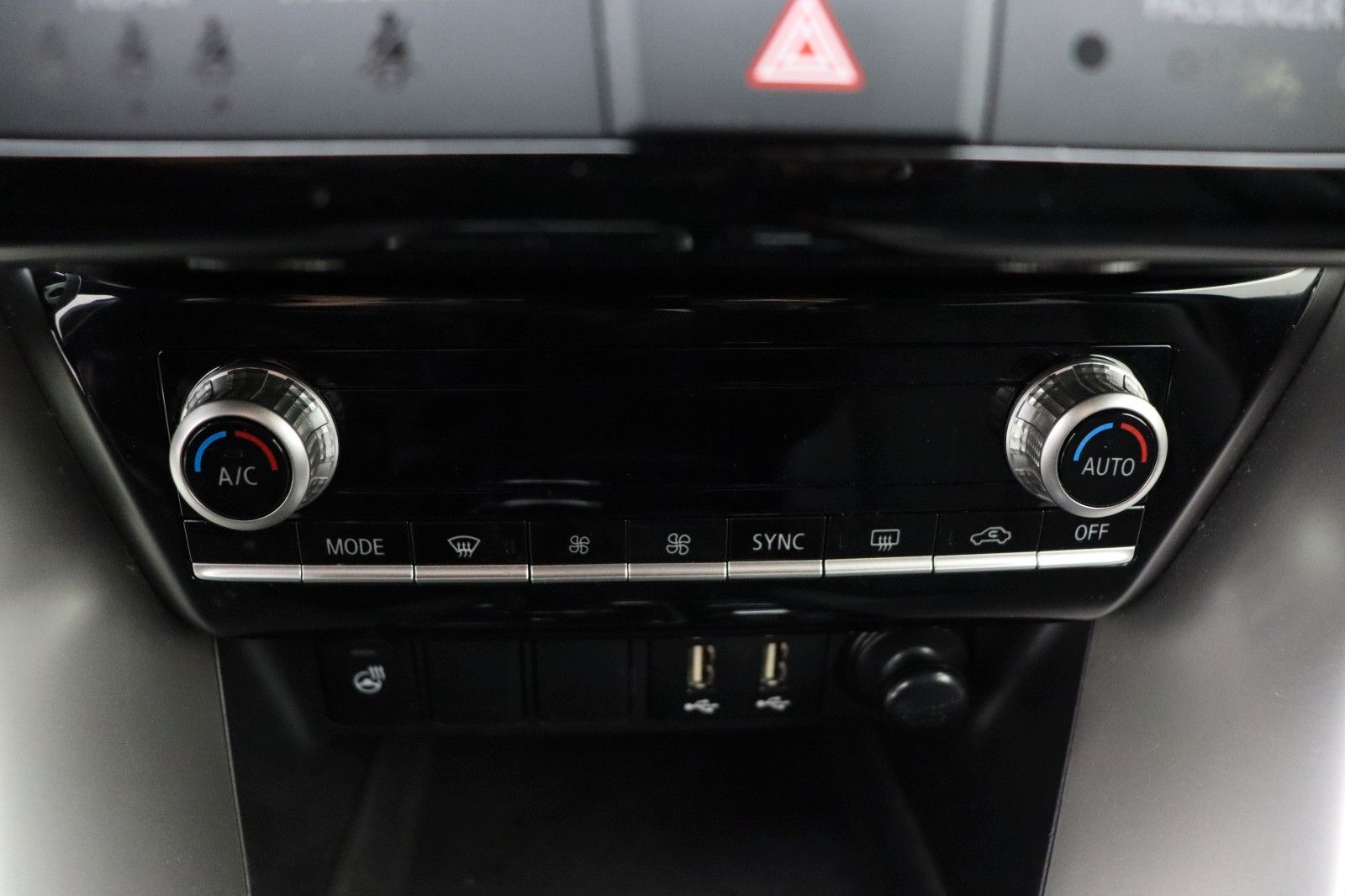 Fahrzeugabbildung Mitsubishi Eclipse Cross 2.4 Intro Edition Hybrid 4WD