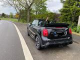 MINI Cooper S Cabrio Cooper S - MINI Cooper S Cabrio mit Benzin-Antrieb: Kleinwagen, Schaltgetriebe