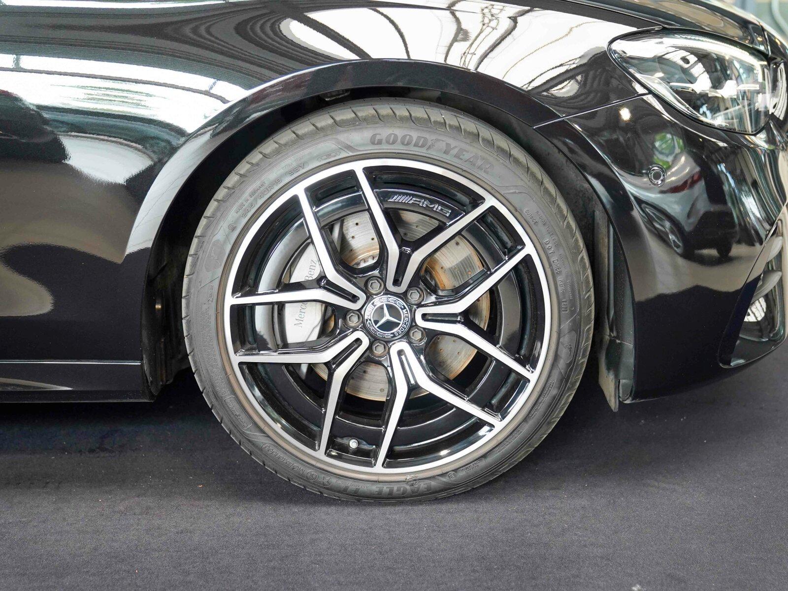 Mercedes-Benz E 220 d T AMG Line Night Totwinkel 360° CarPlay