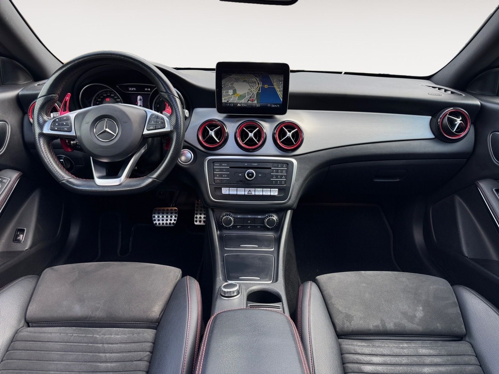 Fahrzeugabbildung Mercedes-Benz CLA 250 4Matic Sport AMG-Line Vollausstattung