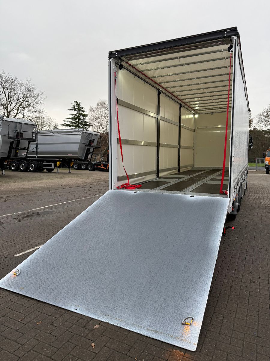 Fahrzeugabbildung Volvo FH 500 8x2 Arbeitsbühnen Transporter LBW 9t