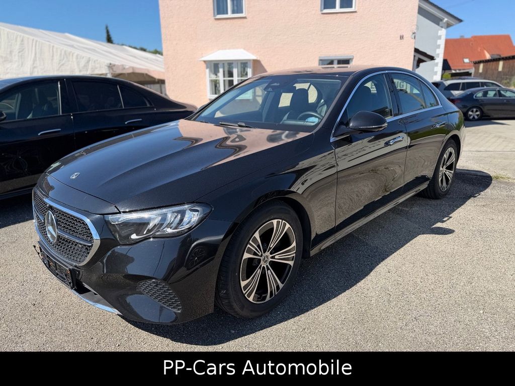 Image of Mercedes-Benz E 200