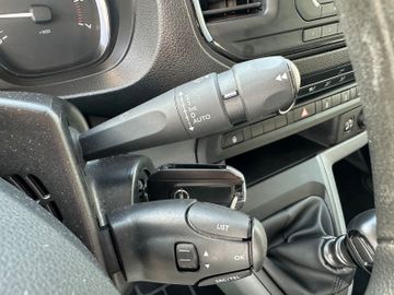 Bild 13 Opel Vivaro DoKa M Edition 6-Sitzer Doppelkabine+PDC+