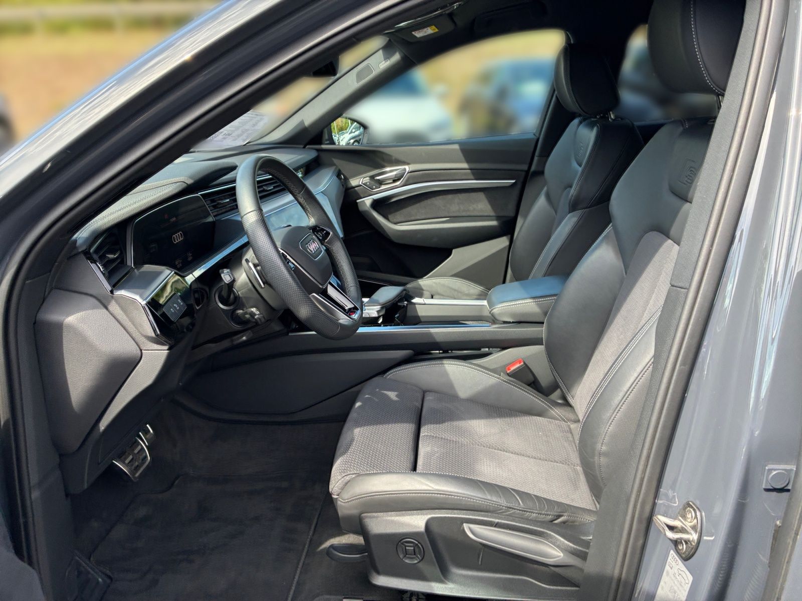 Audi Q8 e-tron - Bild 14