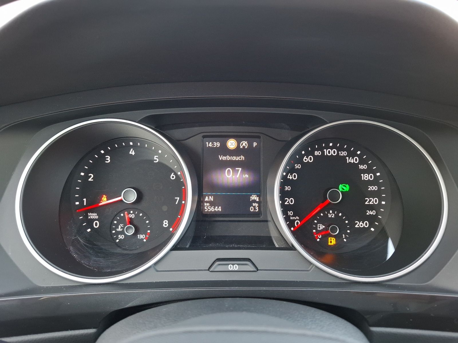 Fahrzeugabbildung Volkswagen Tiguan TSI Active DSG LED Navi ACC RFK SH 18"