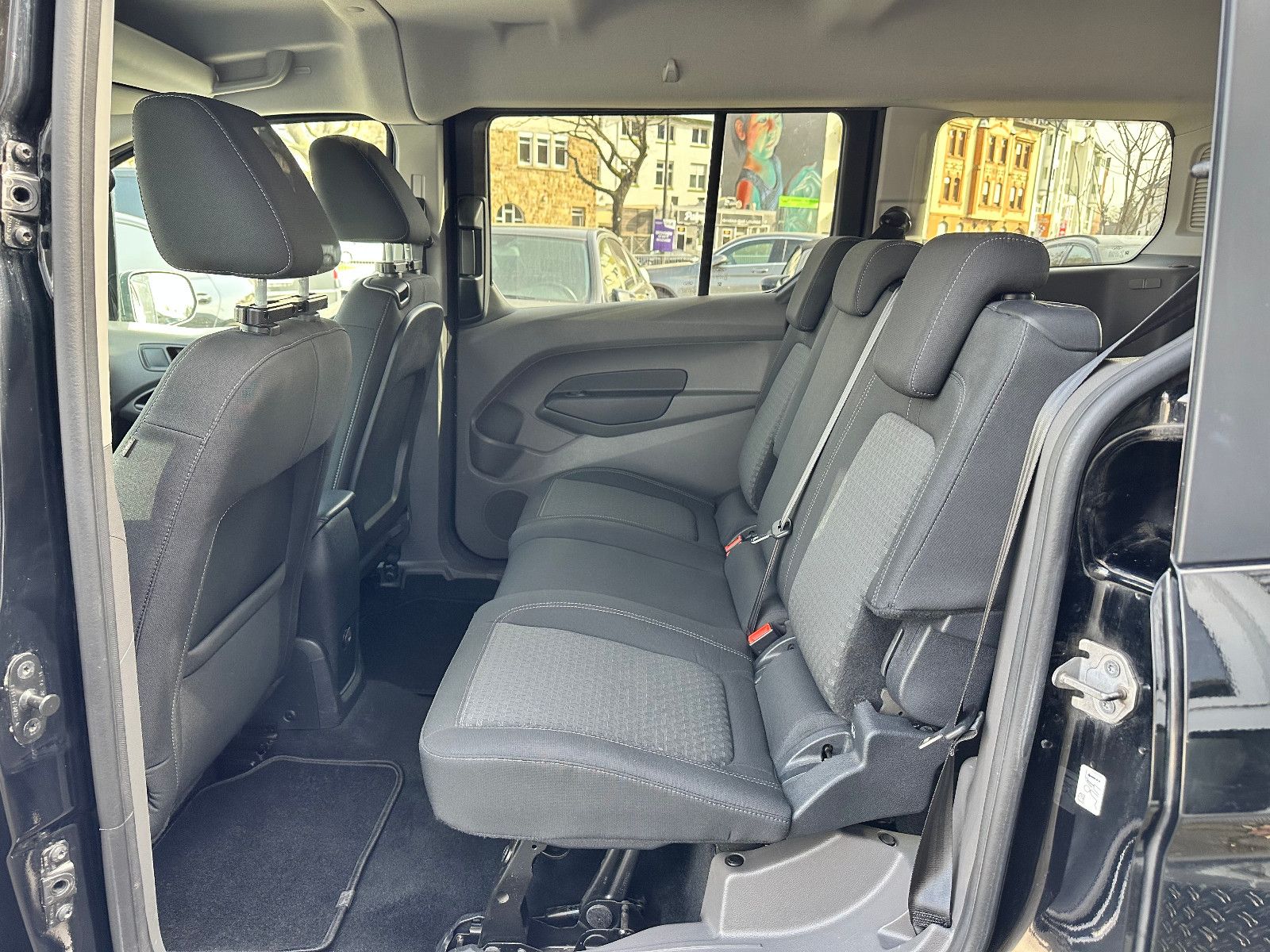 Fahrzeugabbildung Ford GRAND TOURNEO CONNECT*7 SITZER+AUTOM*