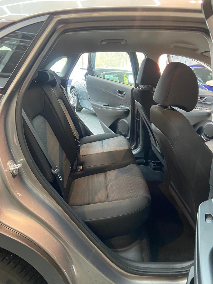 Hyundai Kona Pure 2WD