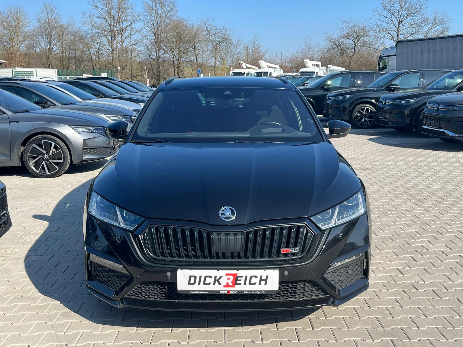 Fahrzeugabbildung SKODA Octavia 2.0 TDI RS DSG AHK*LED*19"HUD*KAMERA*ACC