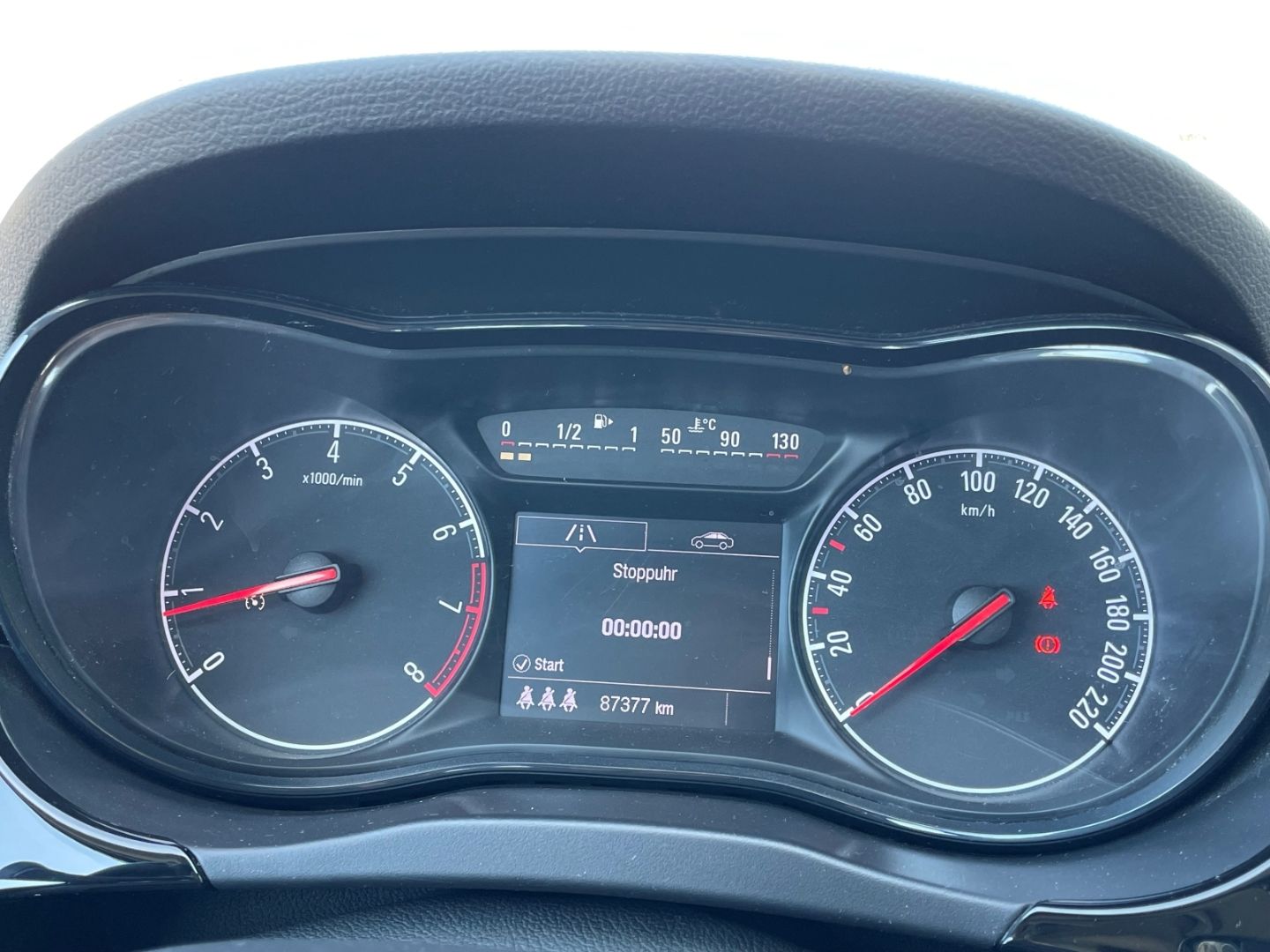 Fahrzeugabbildung Opel Corsa-e Klima Bluetooth Tempomat Lichtsensor