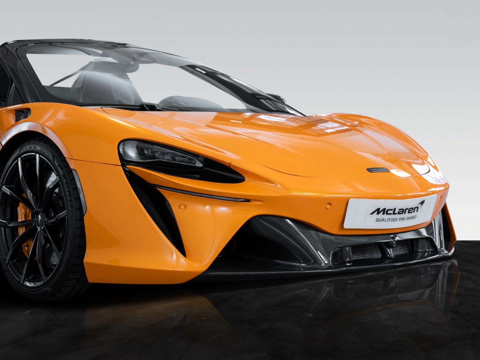 McLaren Artura Spider | Electrochromic Roof | B&W Audio