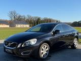 Volvo S60 Lim. Momentum/AHK/NAVI/ACC/PDC/SZHZG - Volvo Gebrauchtwagen von 2011