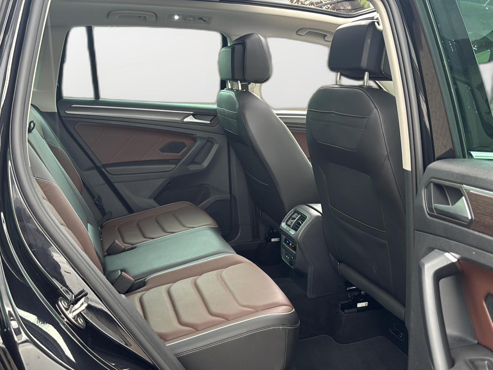 Volkswagen Tiguan Elegance 4M MATRIX+PANO+HUD+LEDER+VOLL!!