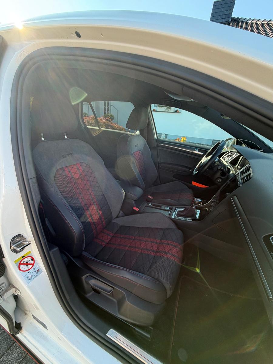 Volkswagen Golf VII GTI TCR Garantie, Akrapovic, ACC, Navi